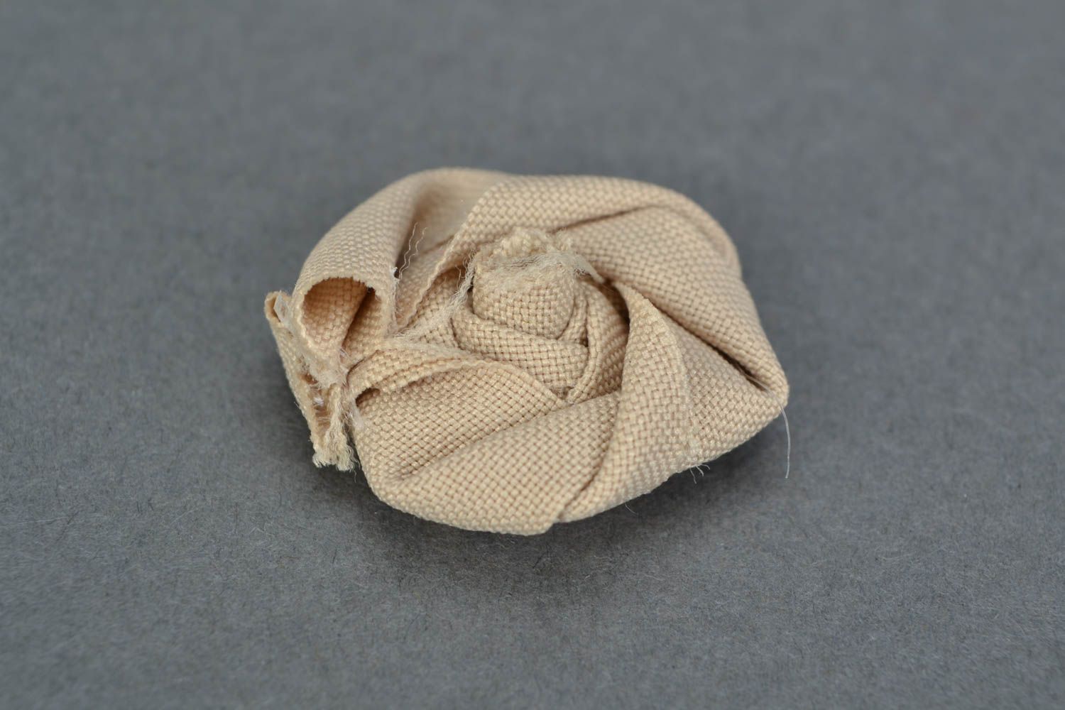 Handmade small beige fabric rose flower decoration for DIY brooch or hair clip photo 4