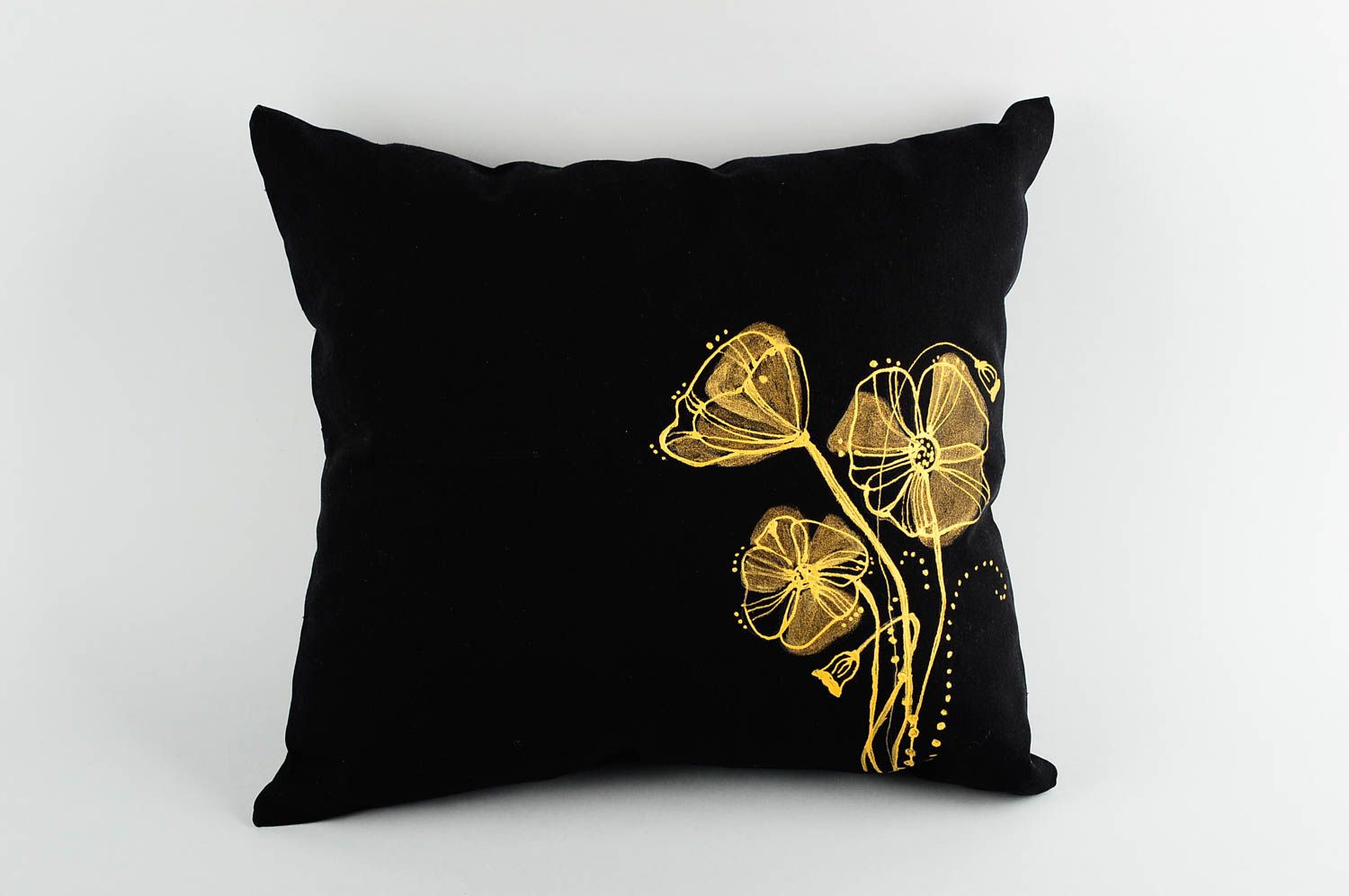 Диванная подушка хенд мейд декоративная подушка черная цветы подушка на диван фото 1