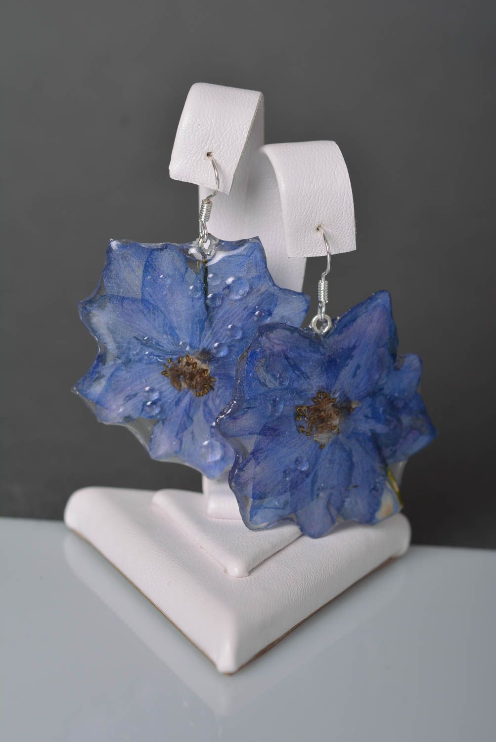 Designer Schmuck handmade Blumen Ohrringe Damen Ohrhänger blau mit Rittersporn foto 1