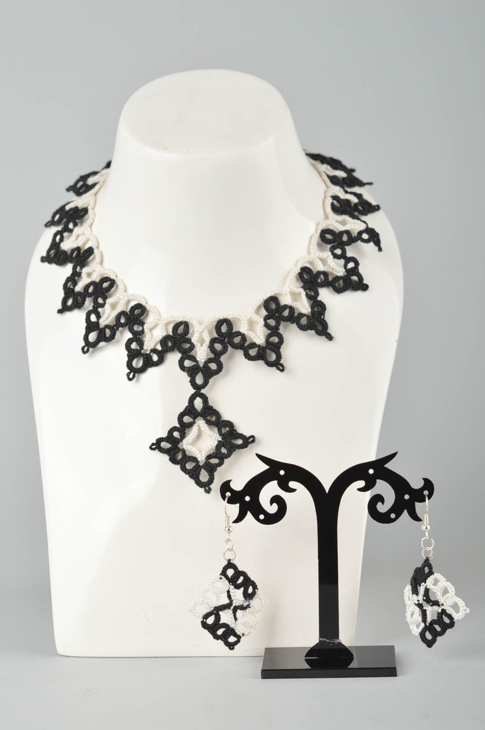 Дизайнерские украшения ручной работы кружевные серьги ожерелье из ниток фото 1