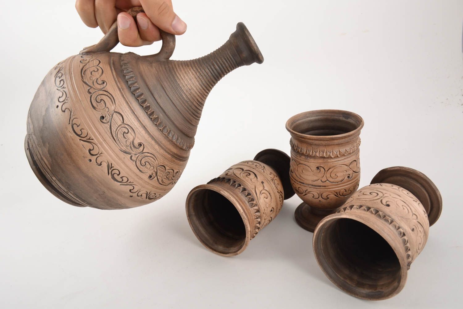 Set de vajilla de cerámica botella de 2 litros y 3 vasos por 250 ml artesanales foto 4