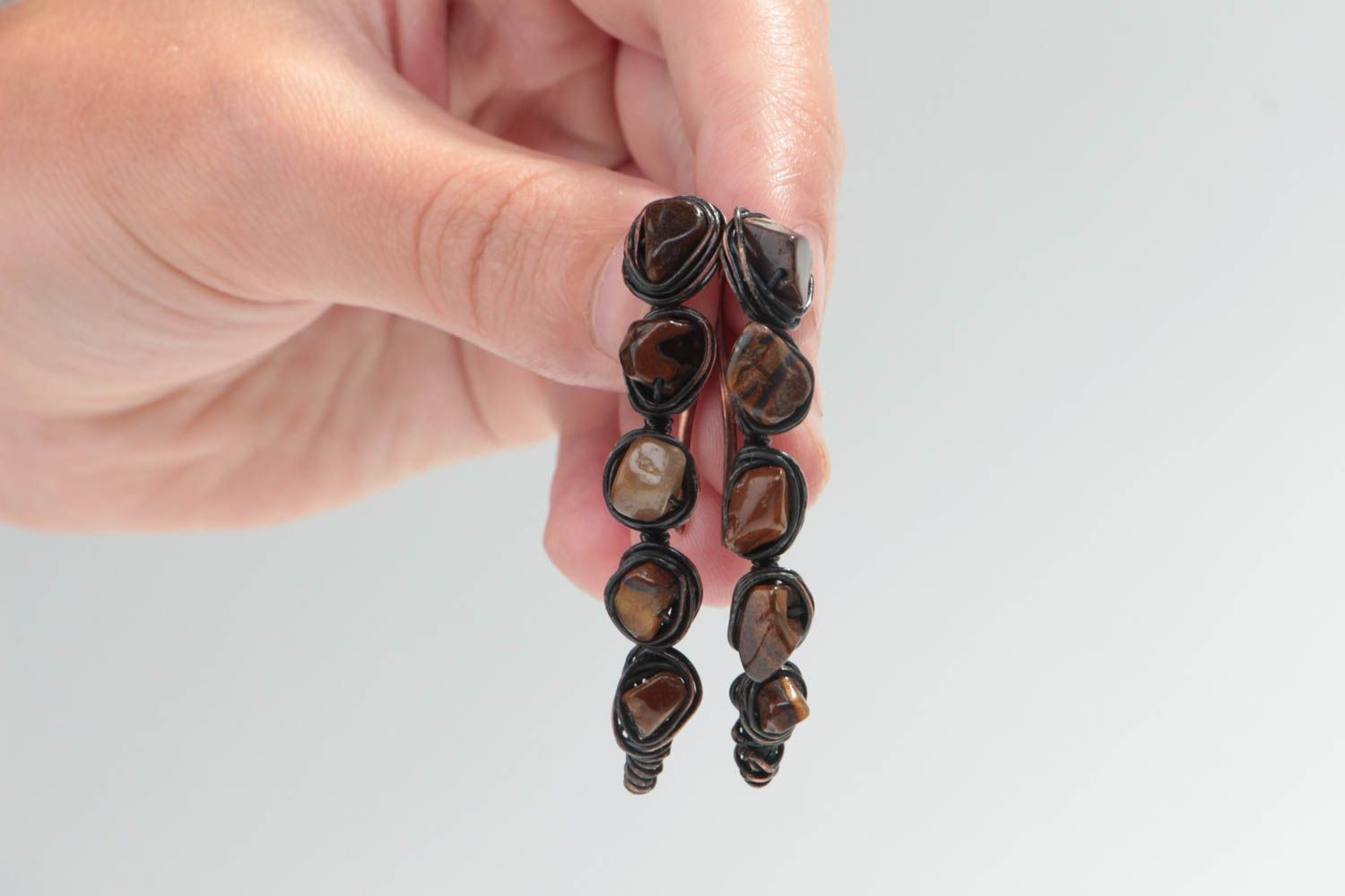 Handgemachte wire wrap Ohrringe aus Kupfer mit Natursteinen Tigerauge originell foto 5