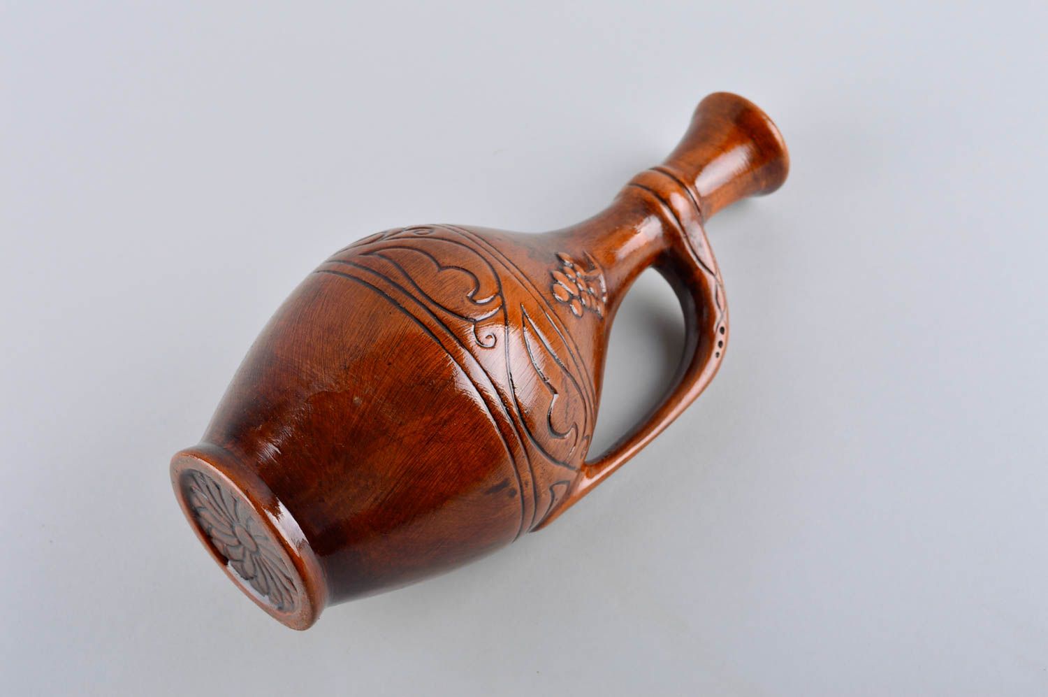 40 oz ceramic porcelain glazed wine pitcher carafe with hand-molded grape ornament 1,8 lb photo 5