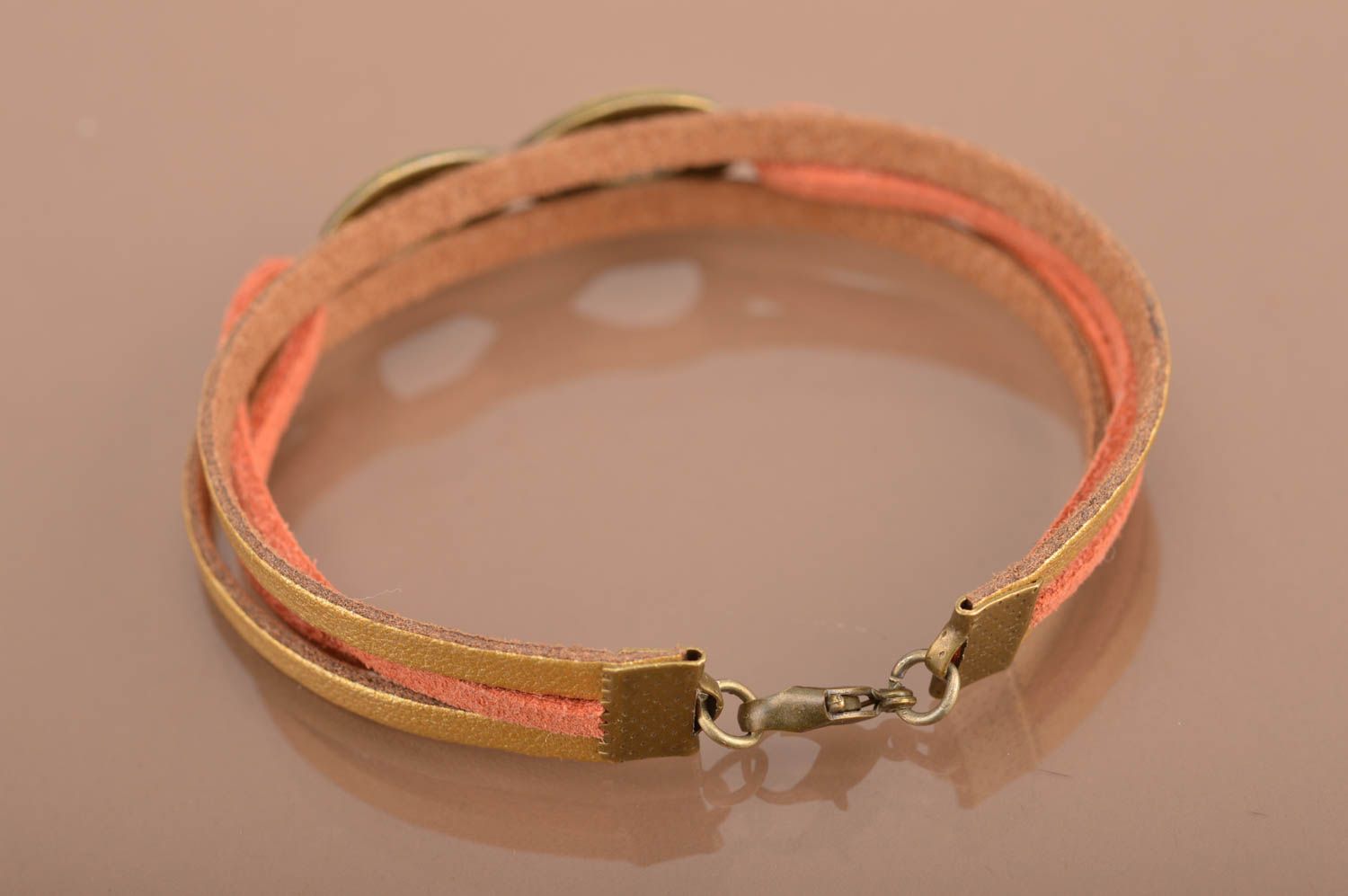 Bracelet 3 rangs en lacets de cuir et signe de l'infini en métal fait main doré photo 5