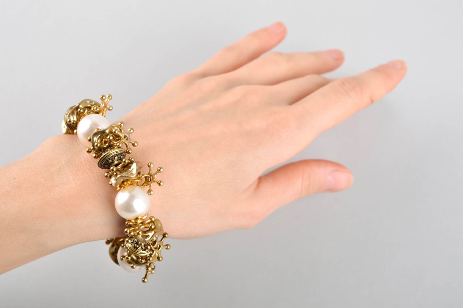 Bracelet de soirée Bijou fait main fausses perles blanches métal Cadeau femme photo 5