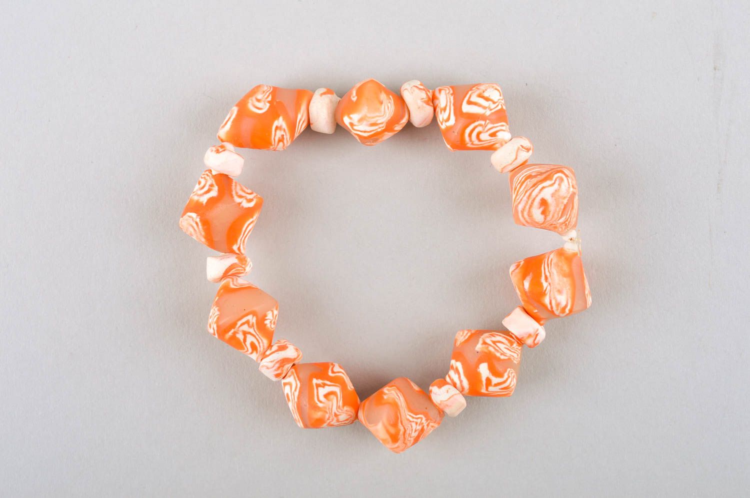 Bracelet orange Bijou fait main en pâte polymère design stylé Accessoire femme photo 2