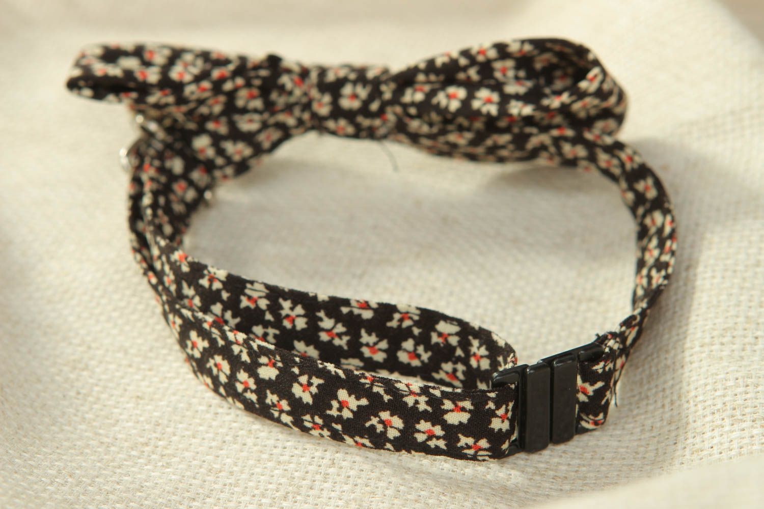 Cotton fabric bow tie with floral pattern photo 3