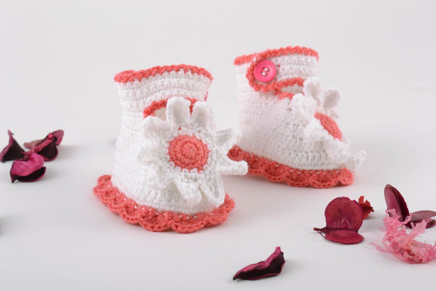 Chaussons pour bébé tricotés roses faits main en fils de coton pour fillette photo 1