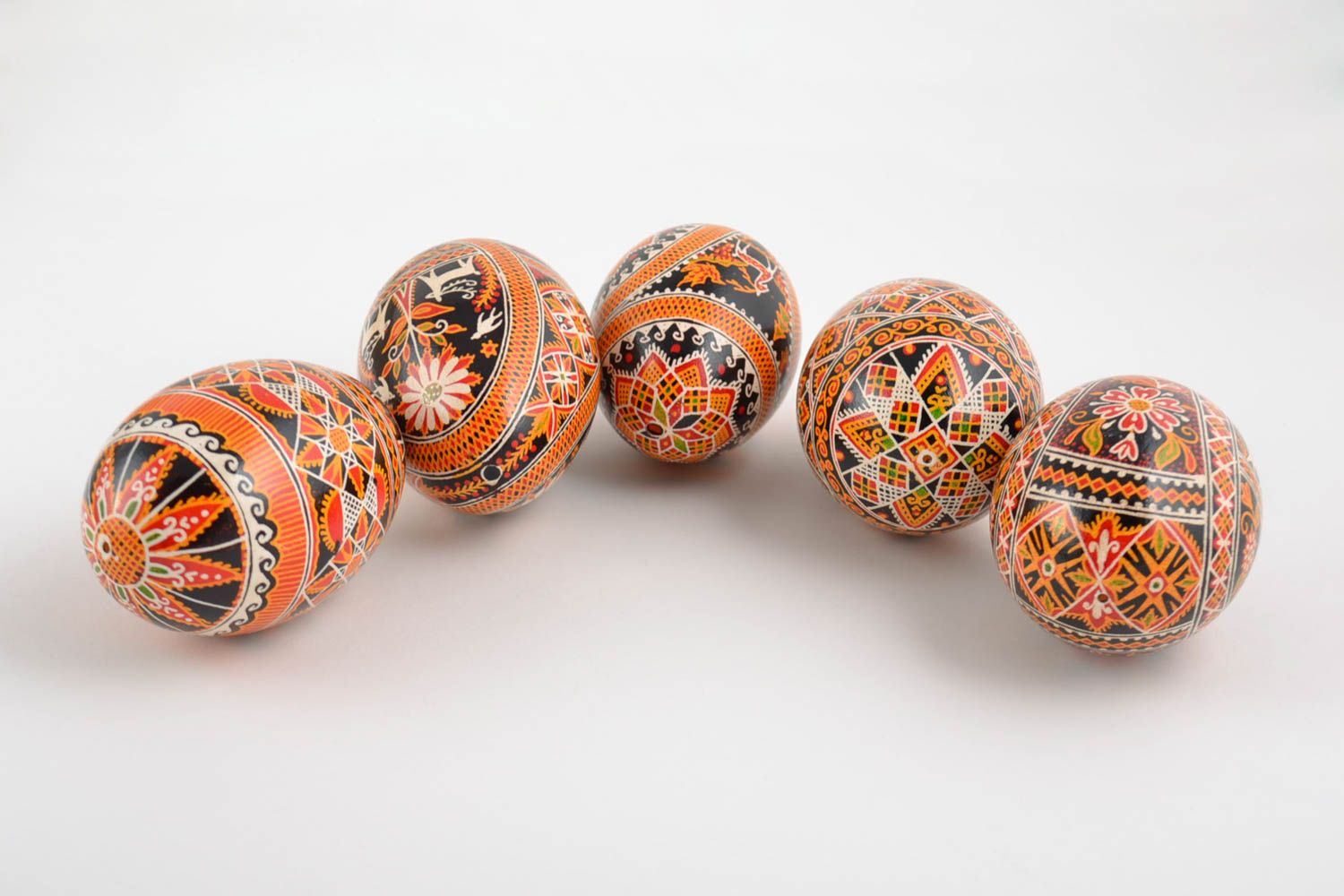 Oeufs de Pâques décoratifs peints multicolores faits main originaux 5 pièces   photo 5