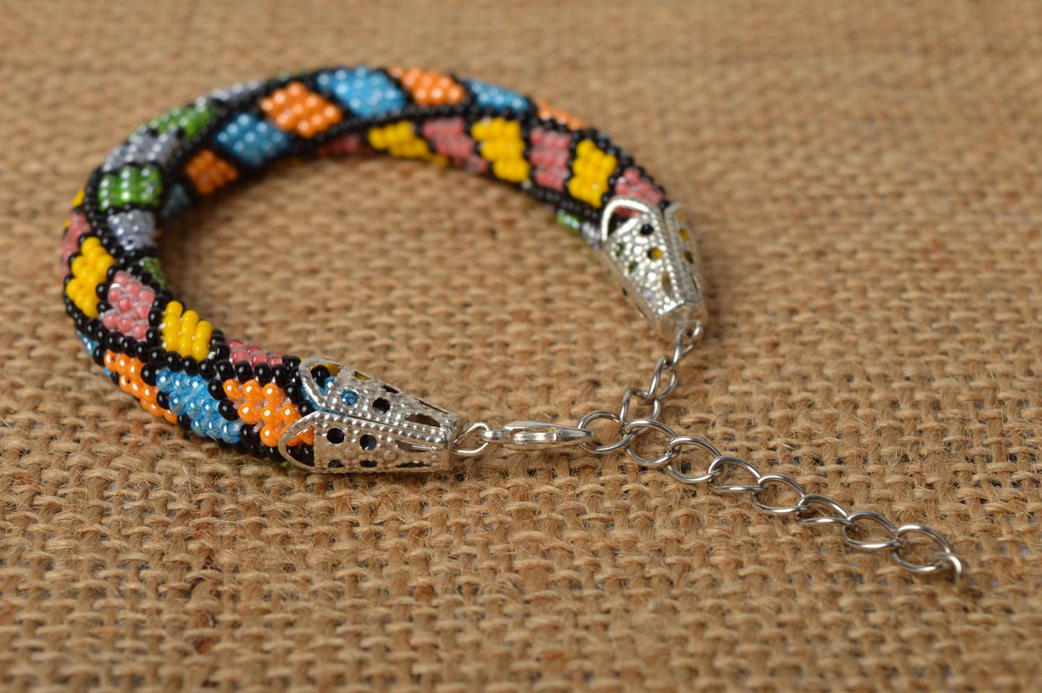Bracelet multicolore Bijou fait main en perles de rocaille à motif Cadeau femme photo 2