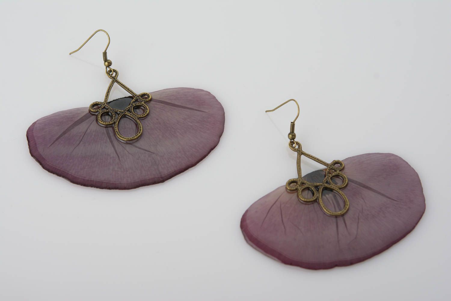 Beautiful handcrafted designer earrings made of ethoxyline resin photo 2