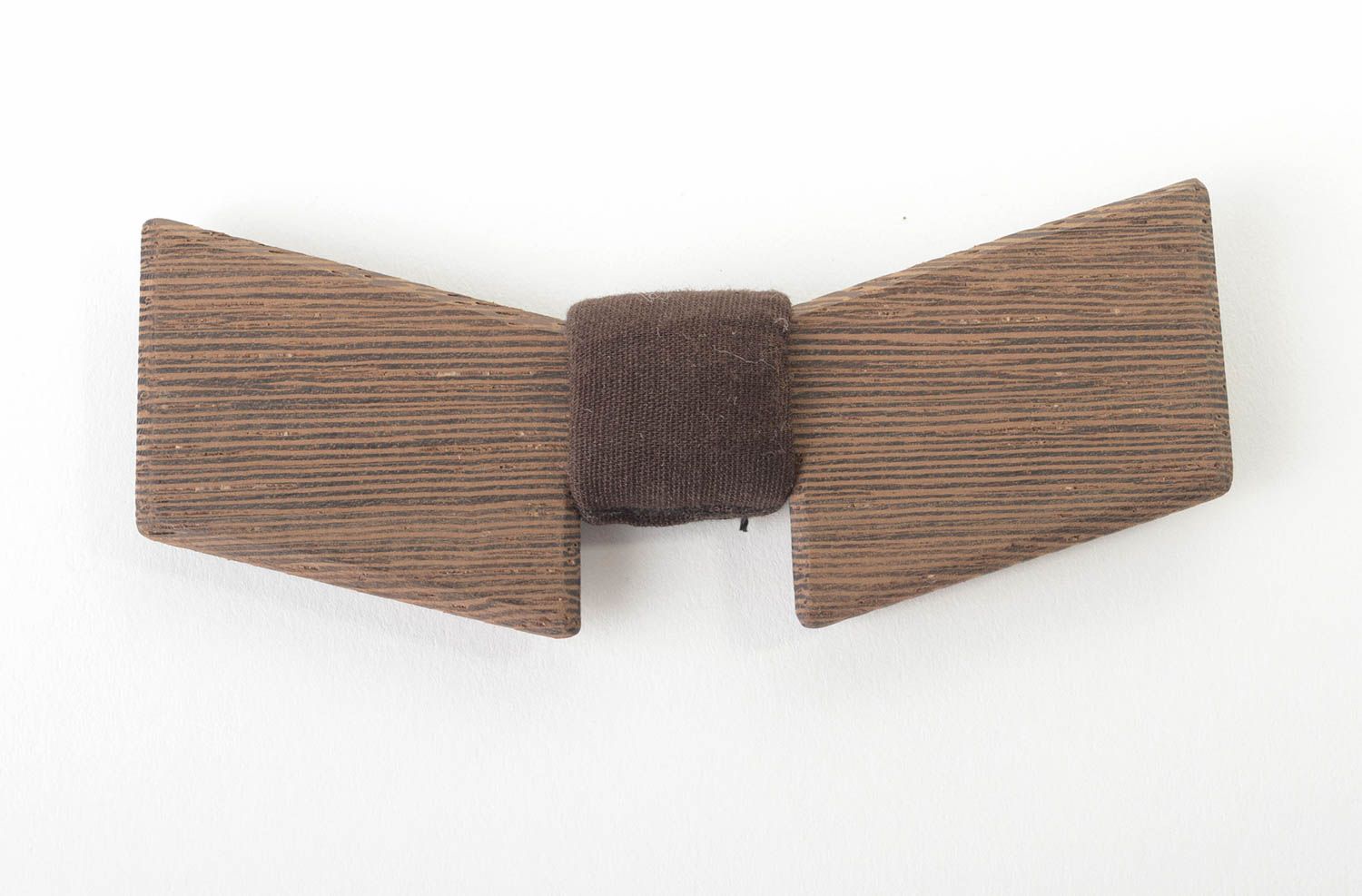Accessoire für Männer handgeschaffen Fliege aus Holz schöne Fliege Krawatte foto 4