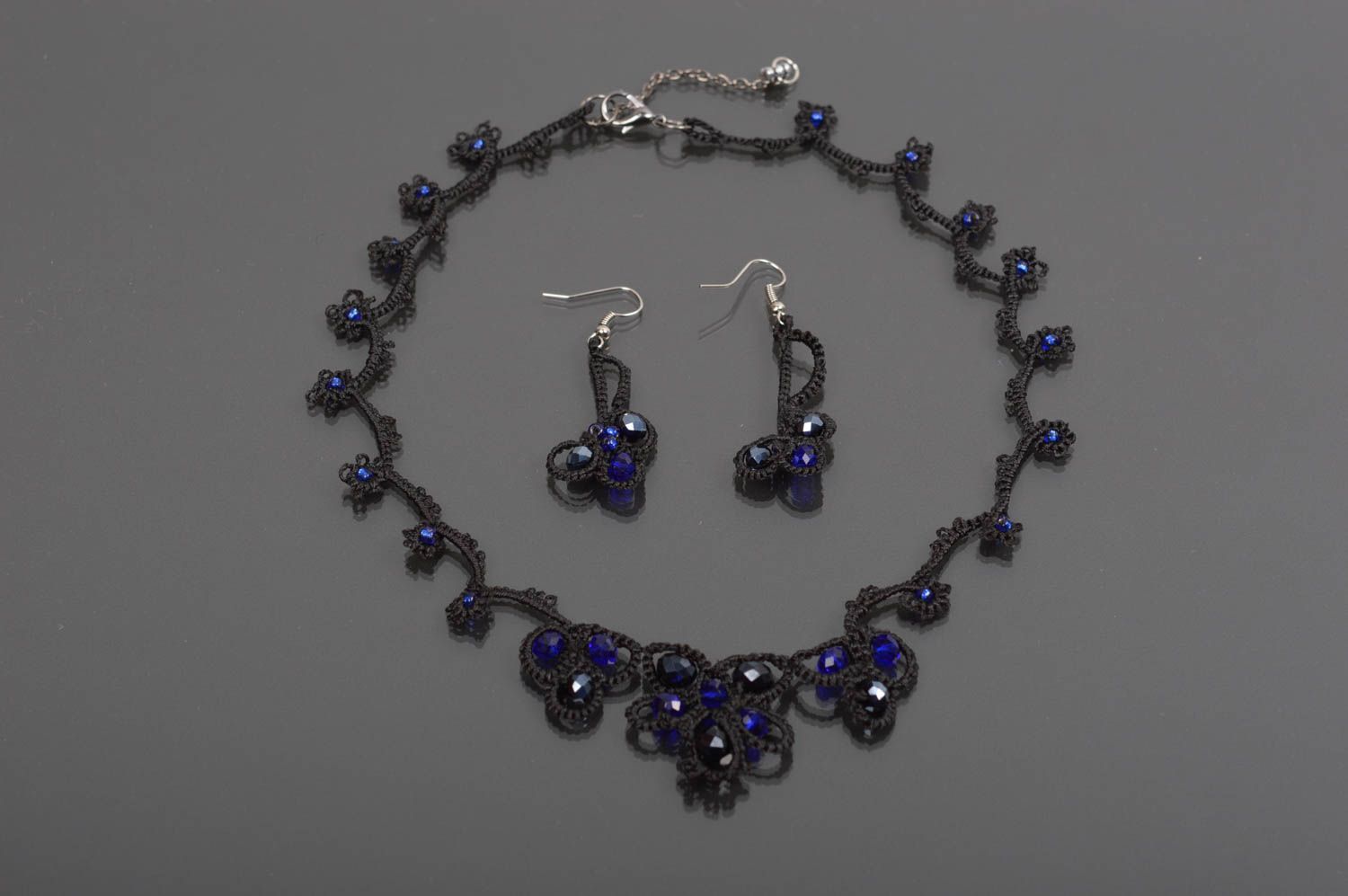 Ожерелье из ниток украшения ручной работы вязаные серьги набор аксессуаров фото 1