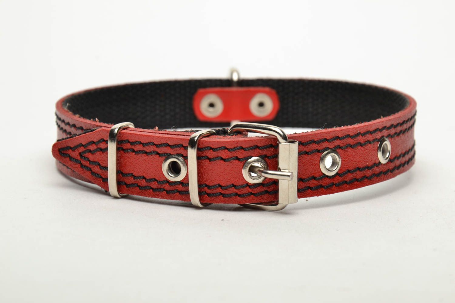 Red leather dog collar photo 2