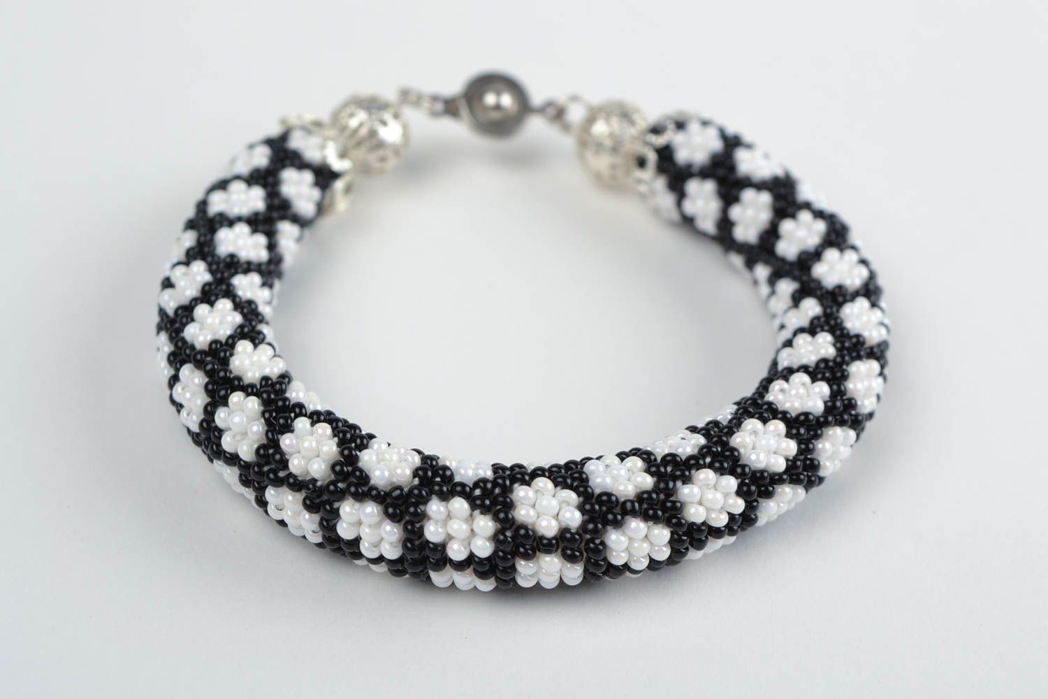 Handmade stylish volume beautiful black and white cord beaded bracelet  photo 5