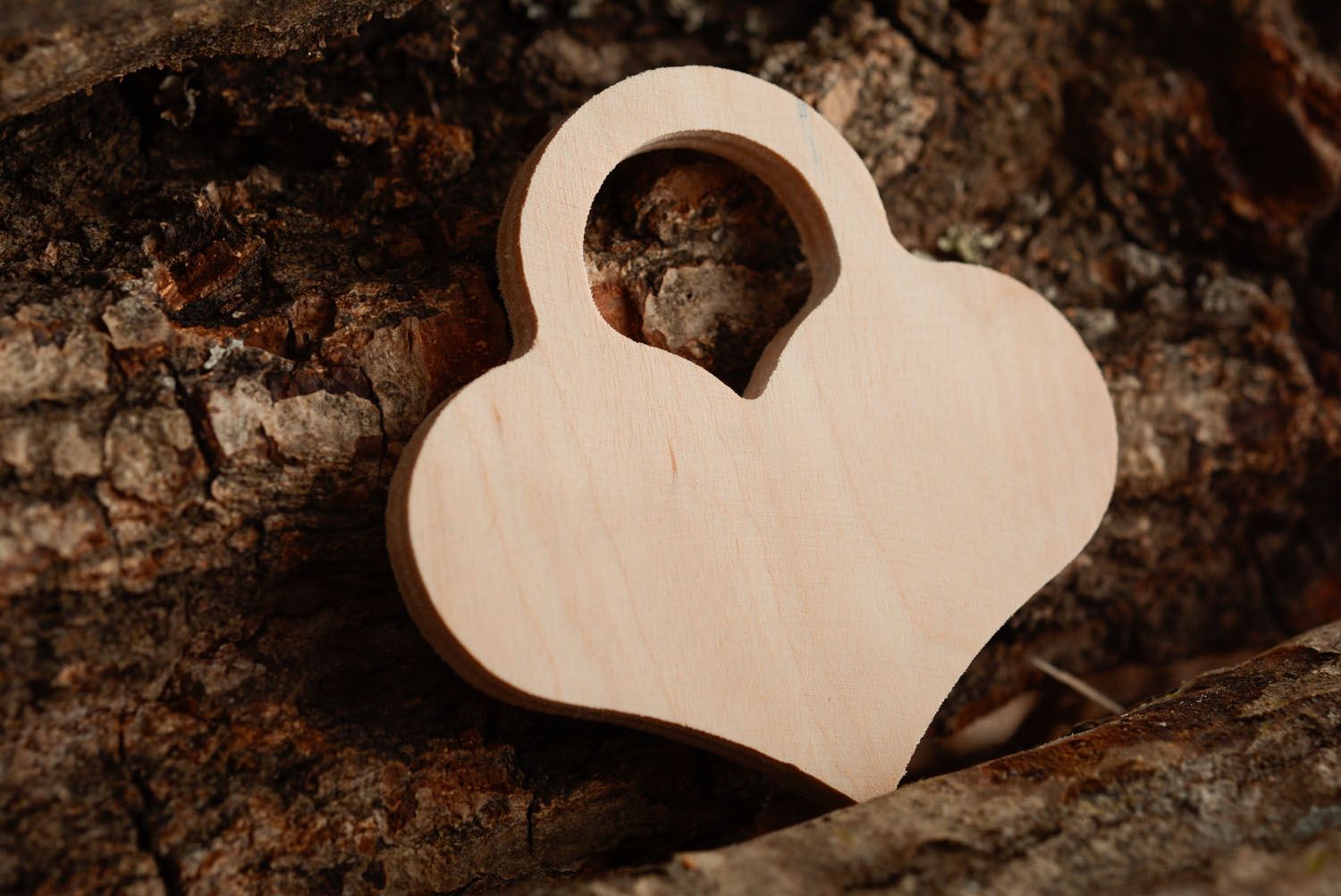 Corazón de madera para decorar foto 1