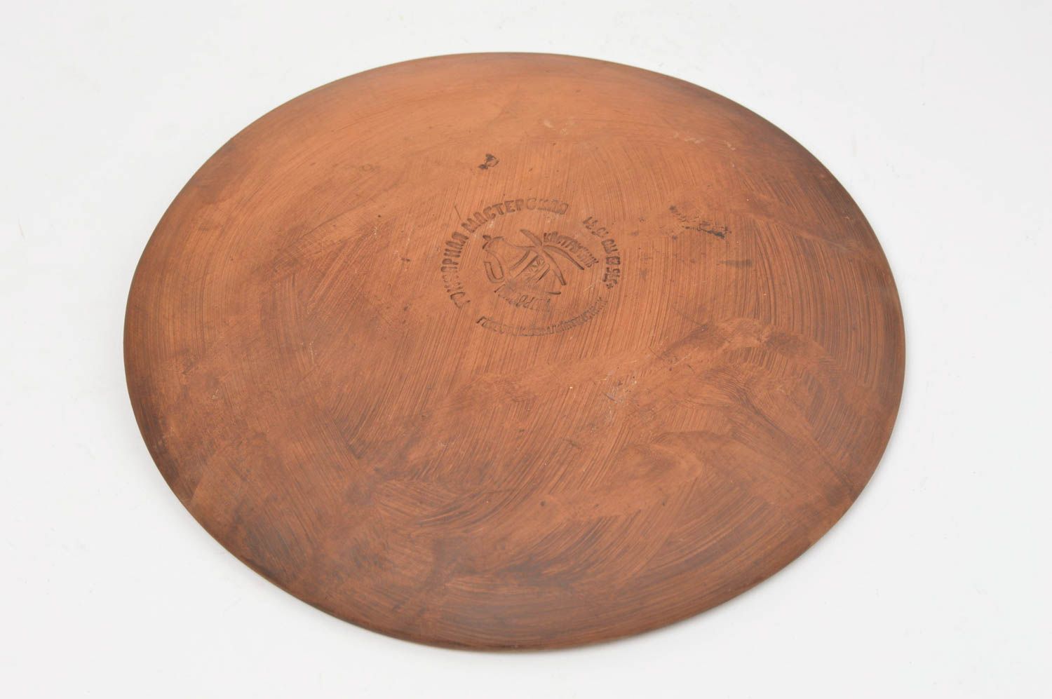 Плоская тарелка с узором ручной работы из красной глины экологически чистая фото 4