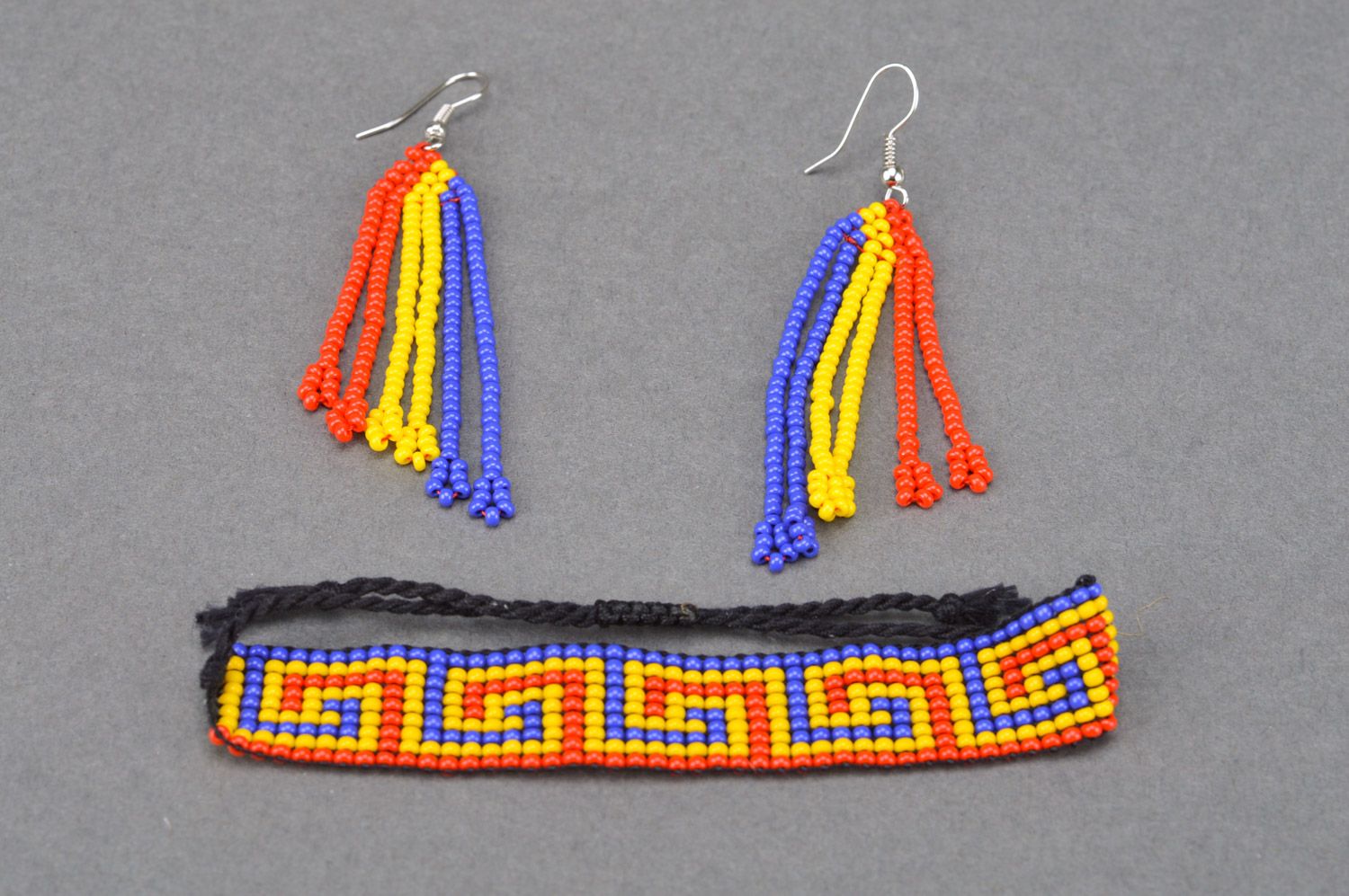 Boucles d'oreilles et bracelet en perles de rocaille faits main tricolores photo 2