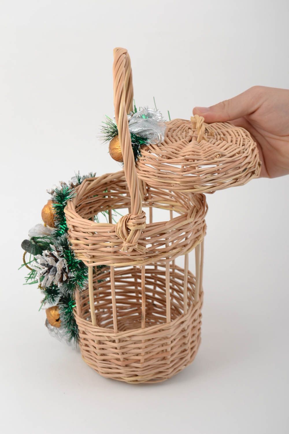 Handmade festive decorative woven Easter basket with lid for water blessing photo 5