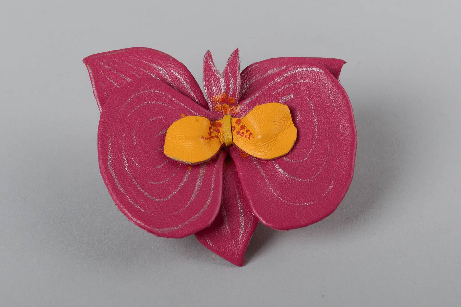 Broche en cuir fait main Broche fantaisie Accessoire femme orchidée rose photo 4