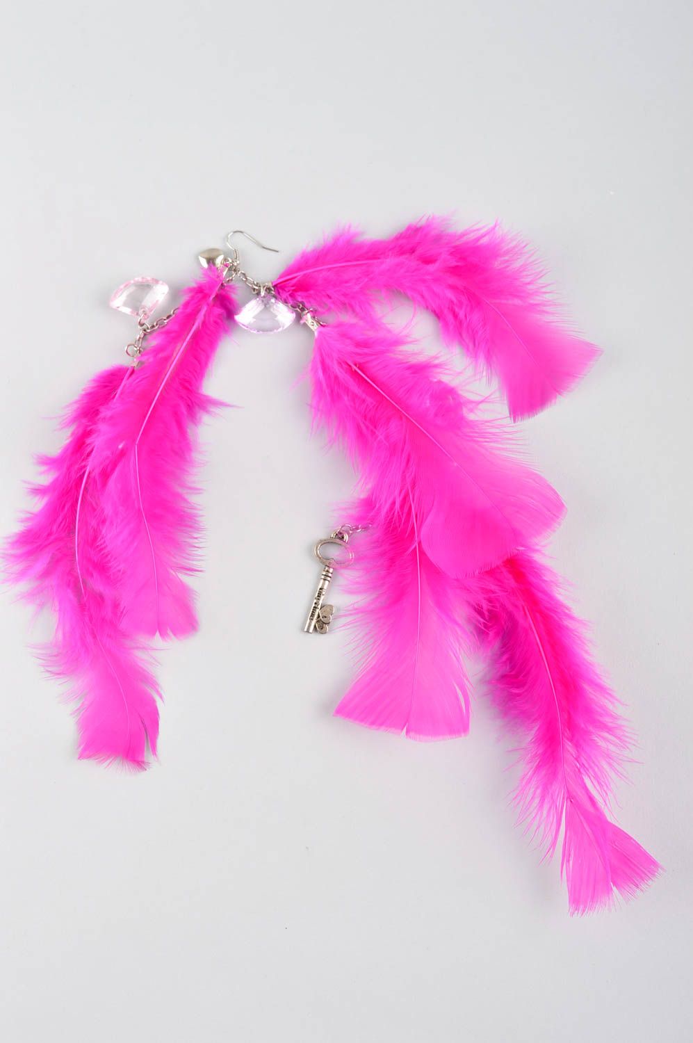 Boucle d'oreille plumes roses Bijou fait main design original Cadeau femme photo 3