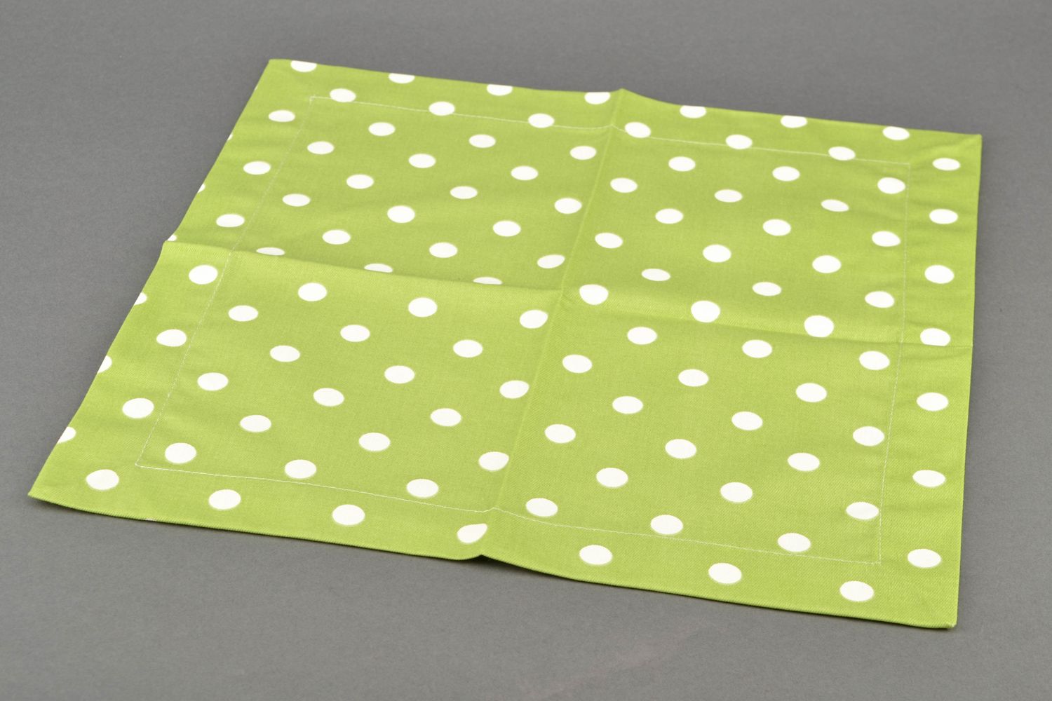 Square polka dot fabric napkin photo 4
