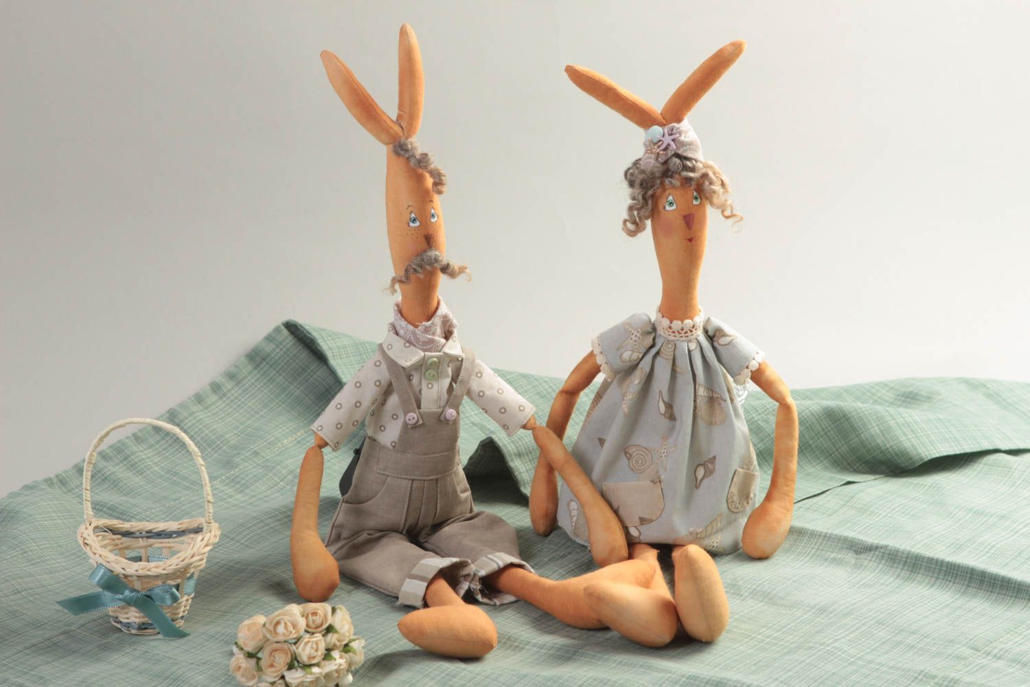 Мягкие зайцы из ткани набор из 2 изделий мальчик и девочка ручной работы фото 1