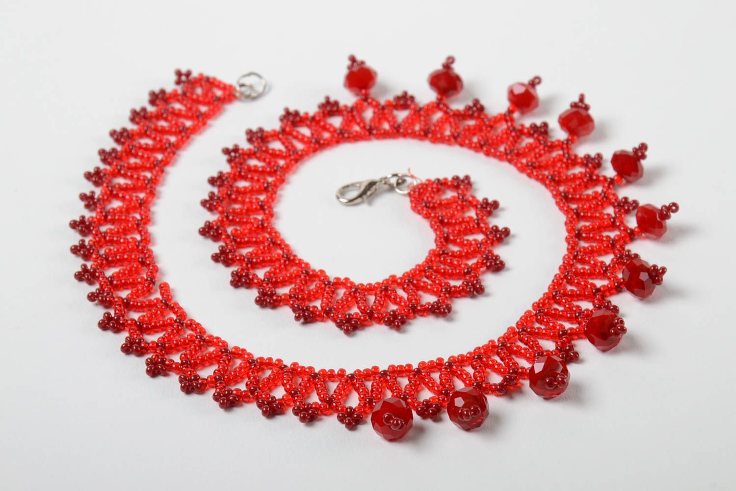 Collar de abalorios hecho a mano collar moderno rojo bisutería artesanal  foto 5