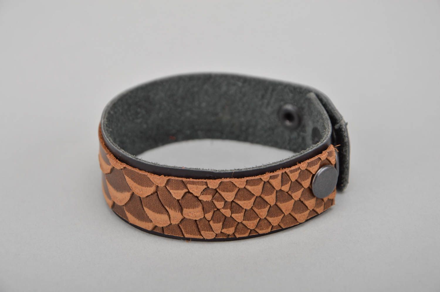 Handmade designer brown and black leather wrist bracelet with rivets photo 5