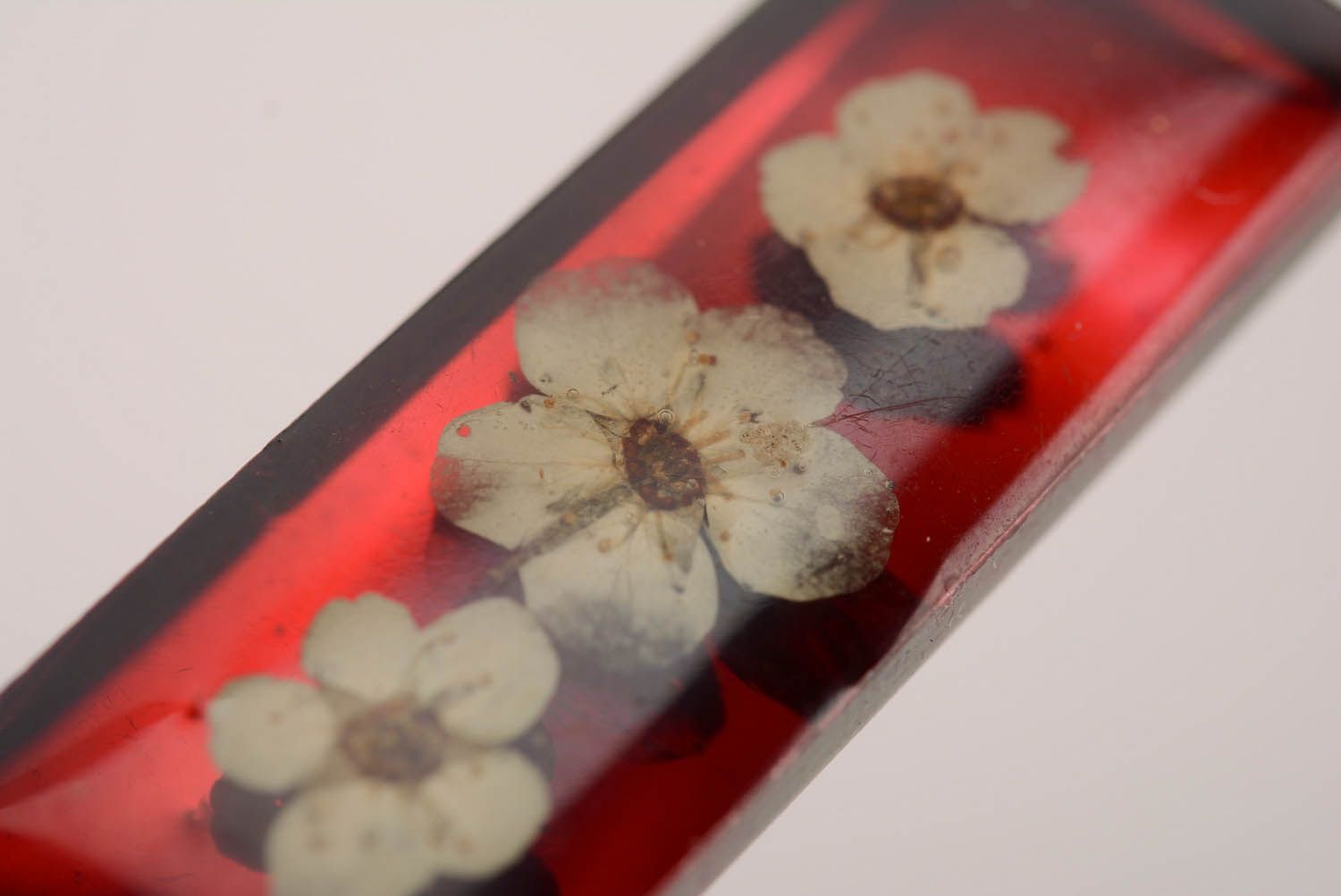 Orecchini con fiori secchi fatti a mano accessorio originale resina rpossidica foto 3