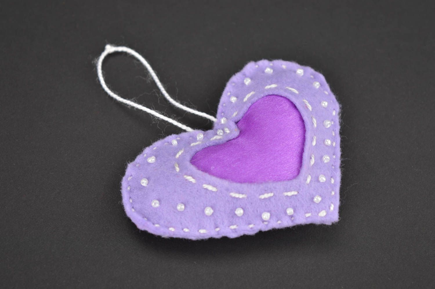 Coeur à suspendre fait main Accessoire design en feutre violet Déco maison photo 3