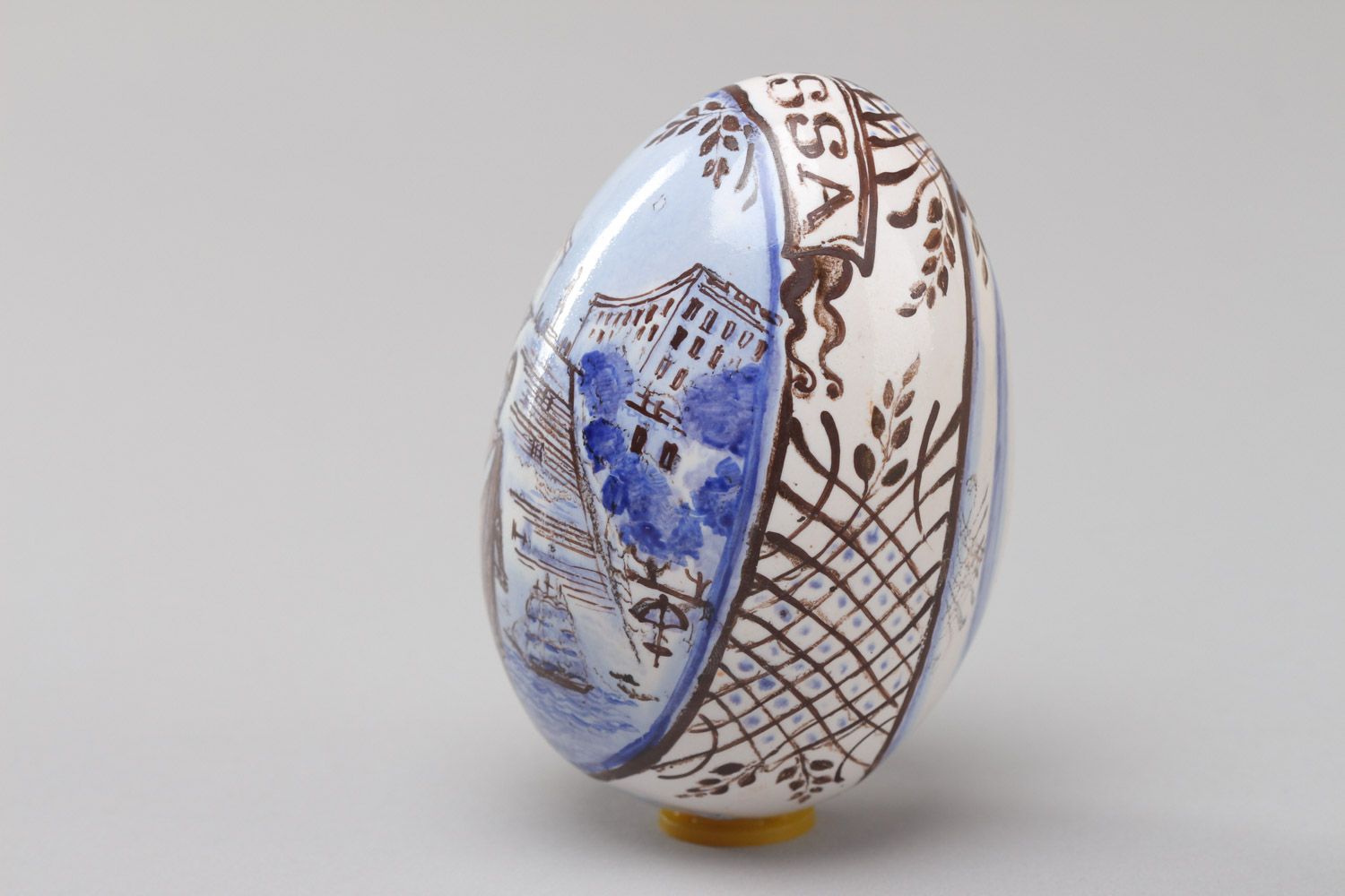 Декоративное яйцо керамическое с росписью и подставкой покрытое эмалью ручной работы фото 2