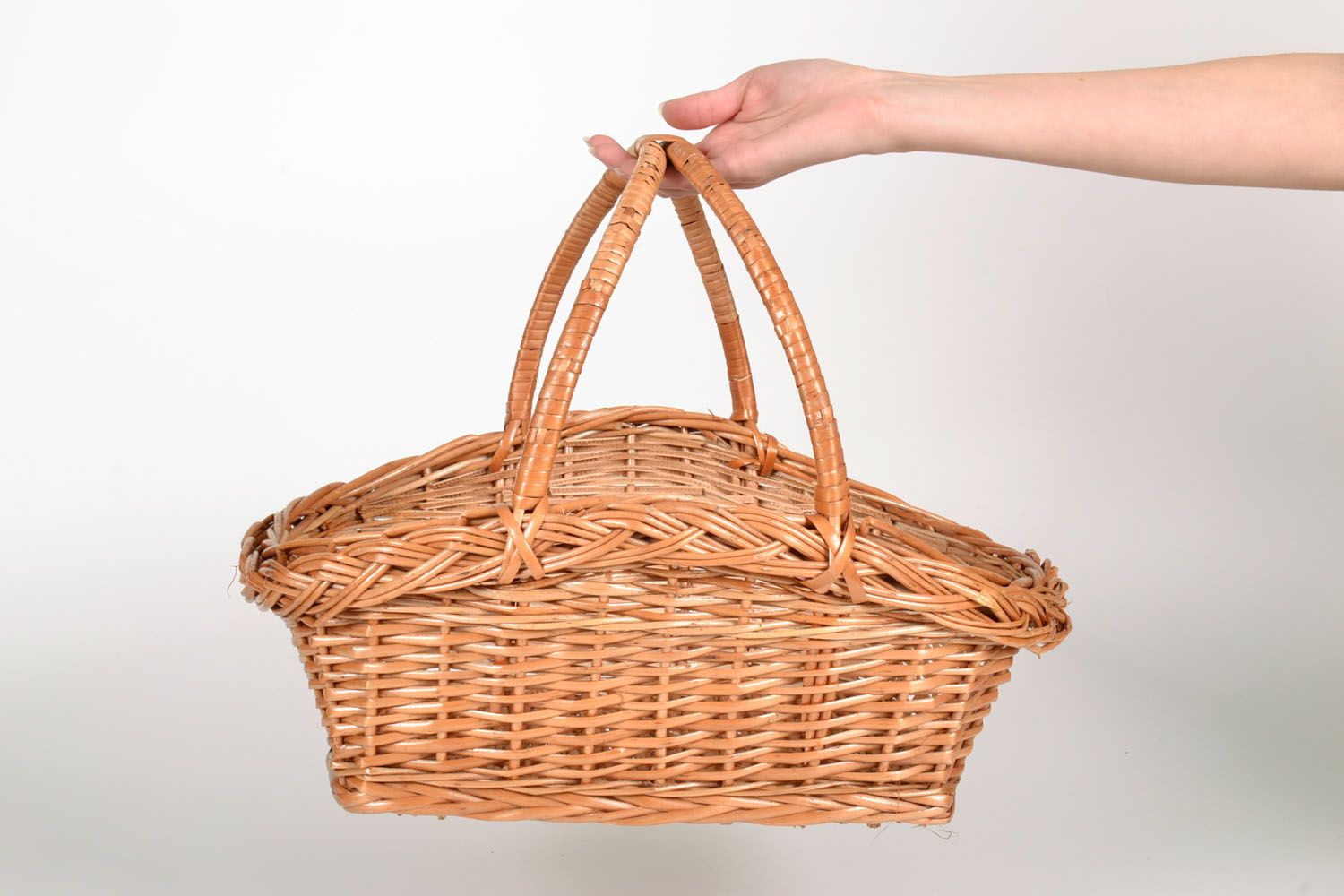 Woven basket with two handles photo 5