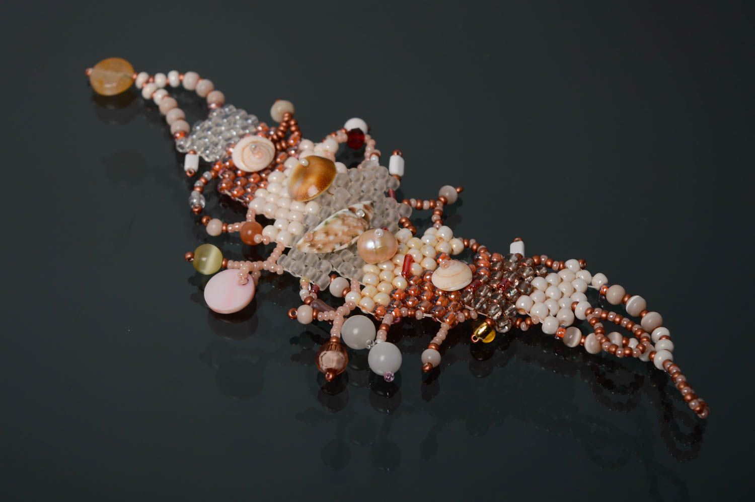 Beaded bracelet with seashells in marine style photo 2