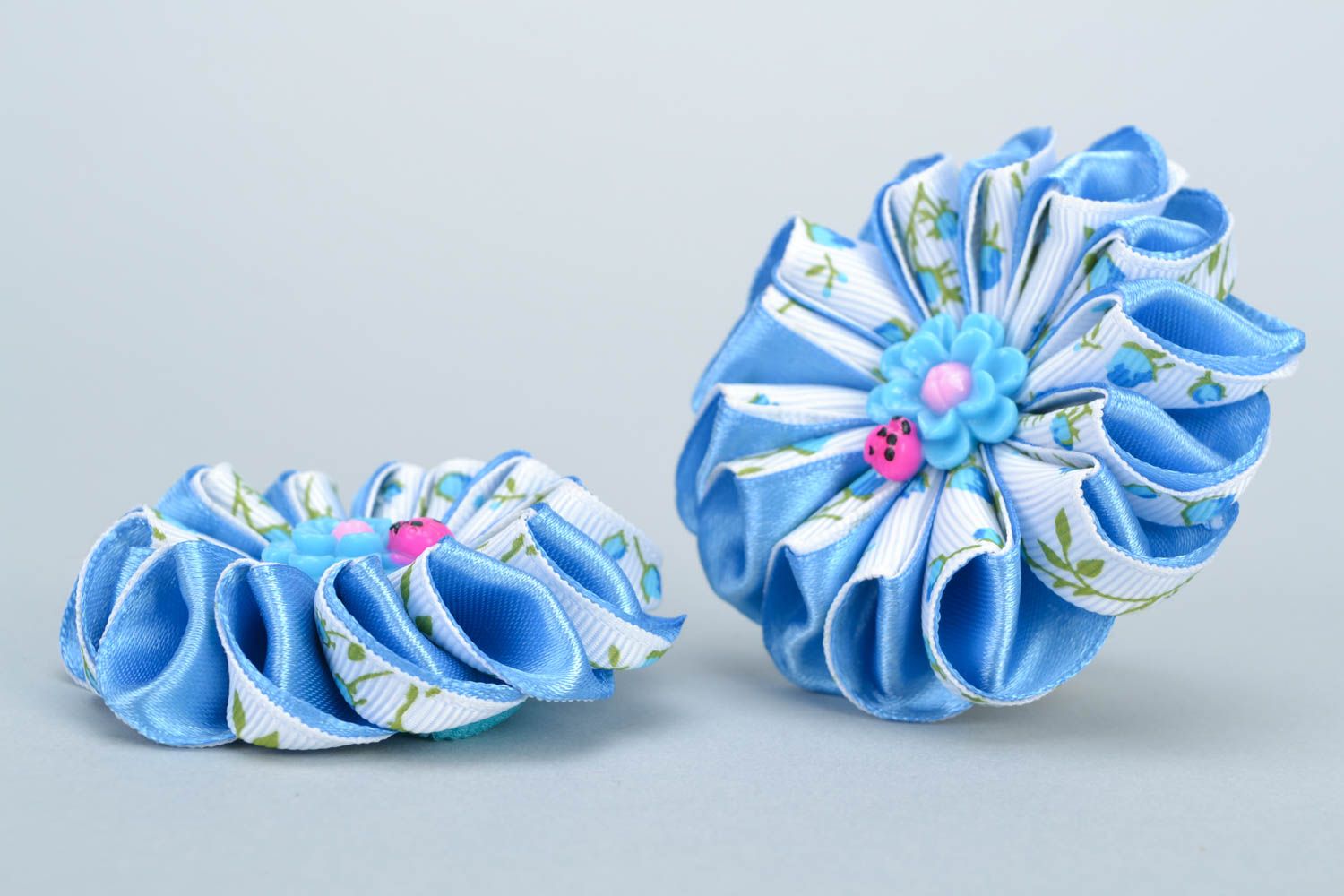 Handmade beautiful scrunchies with flowers made using kanzashi technique set of 2 pieces photo 5