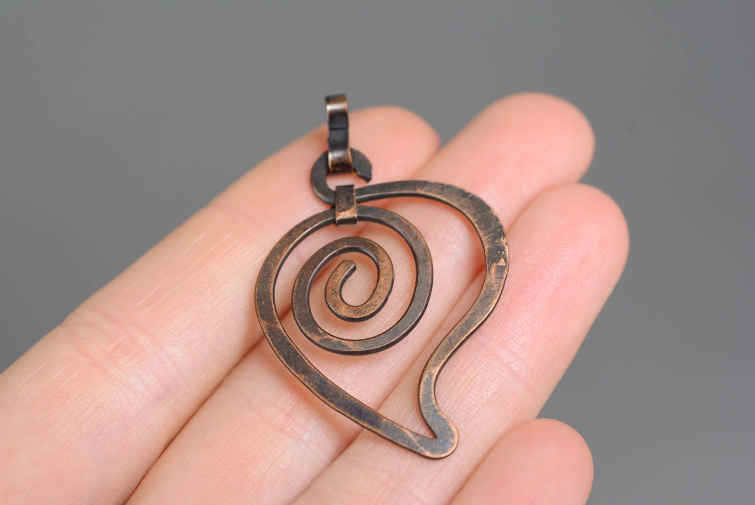 Handmade copper small heart-shaped pendant beautiful twisted designer accessory photo 4