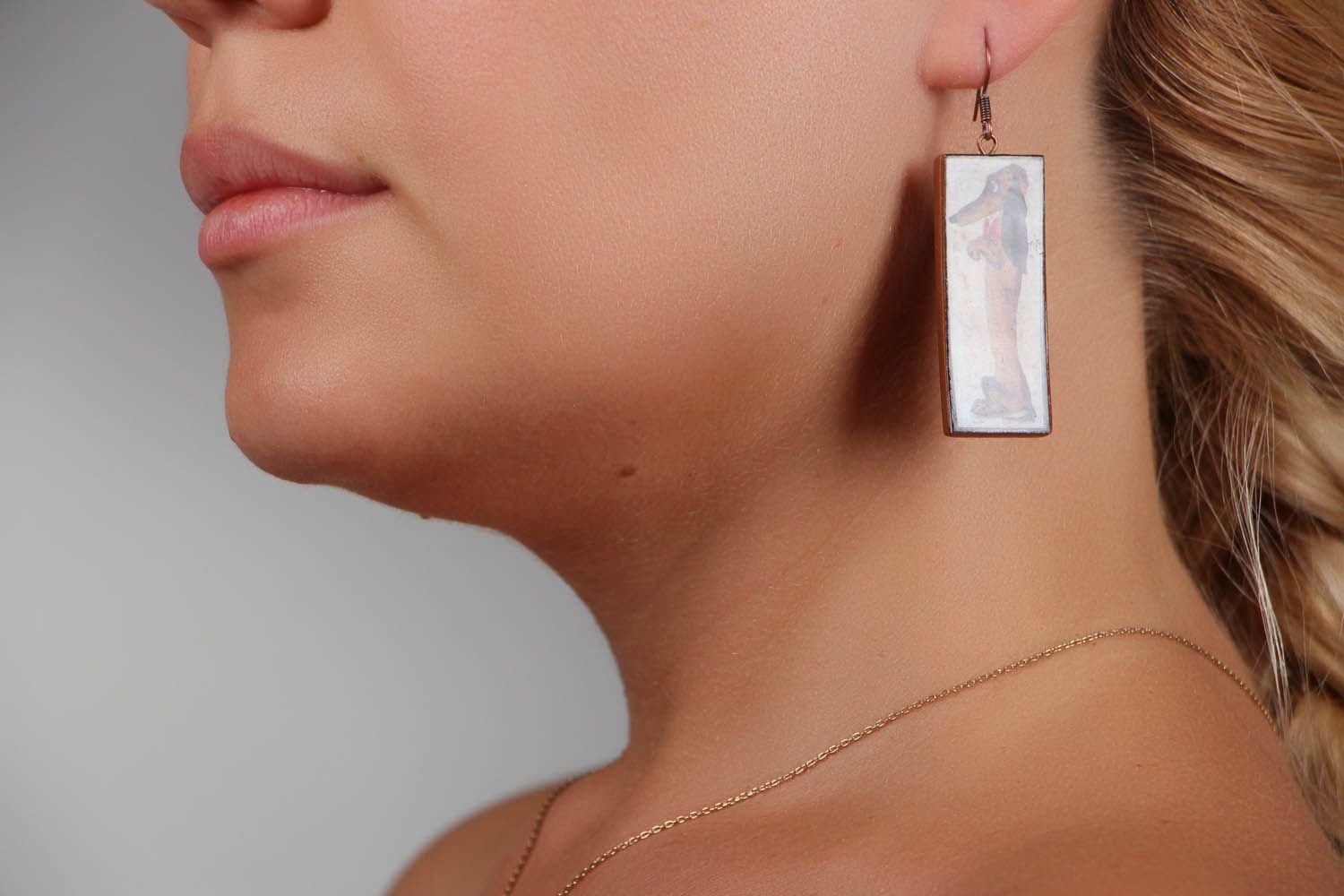 Long plastic earrings photo 5