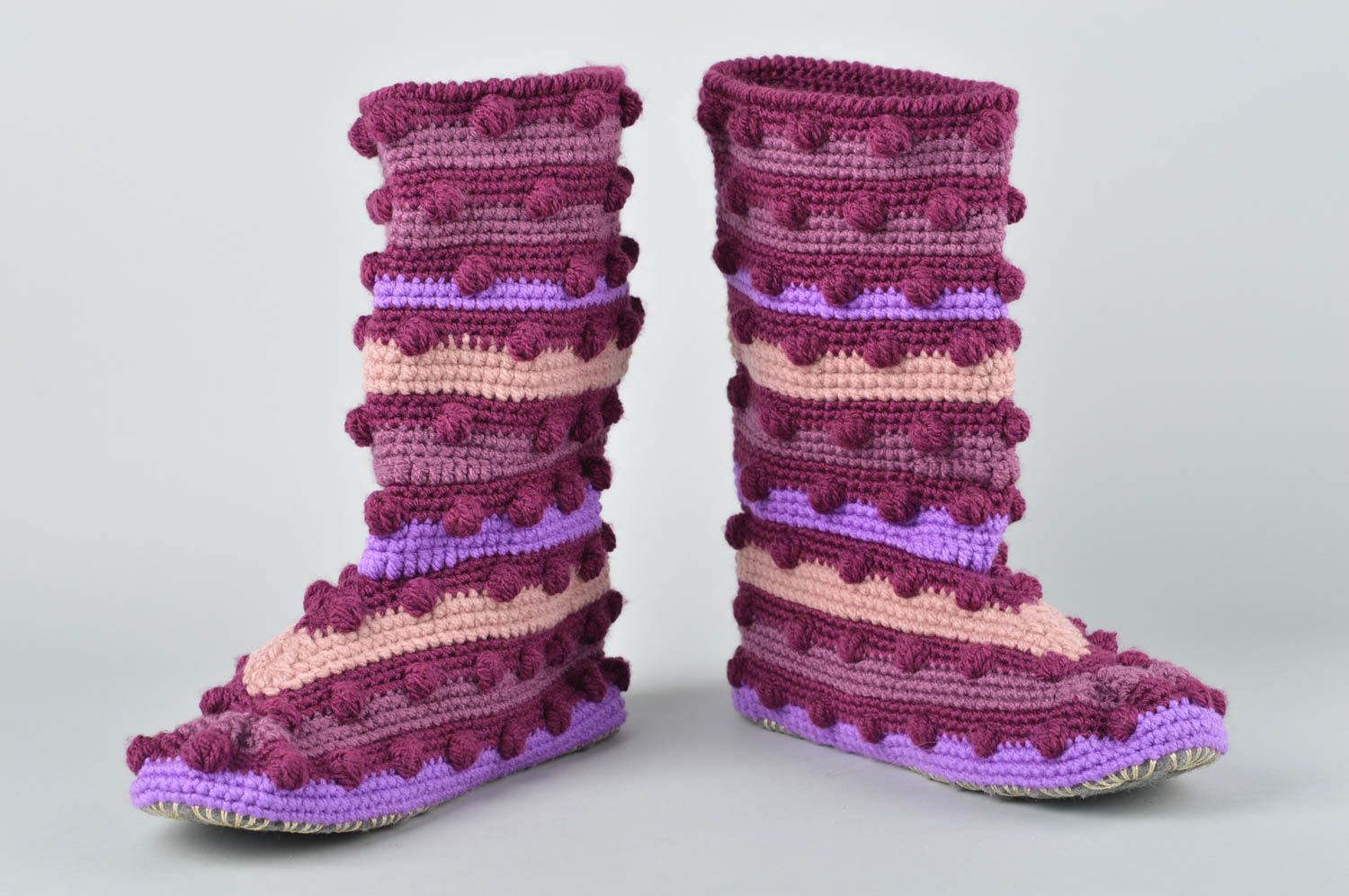 Pantoufles tricot Chaussons fait main mauves laine Accessoire femme original photo 1