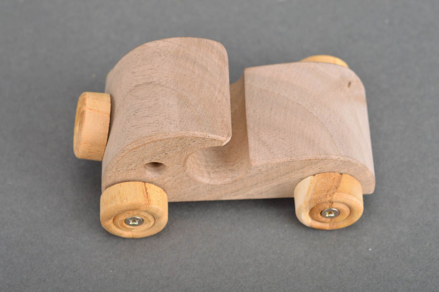 Petit jouet voiture en bois fait main écologique original pour enfants photo 5