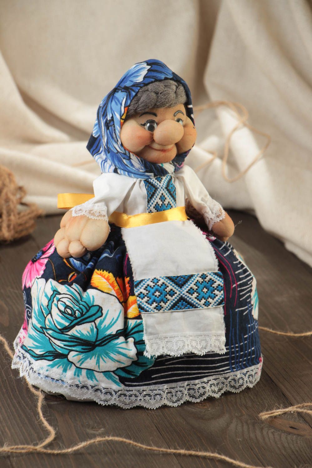 Кукла для чайника в украинском стиле из ткани ручной работы красивая оригинальная фото 1