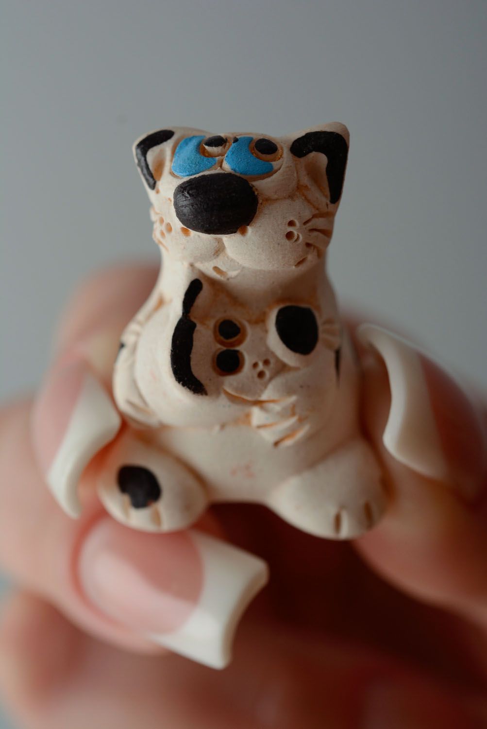 Figura de barro Gato con ratoncito foto 3