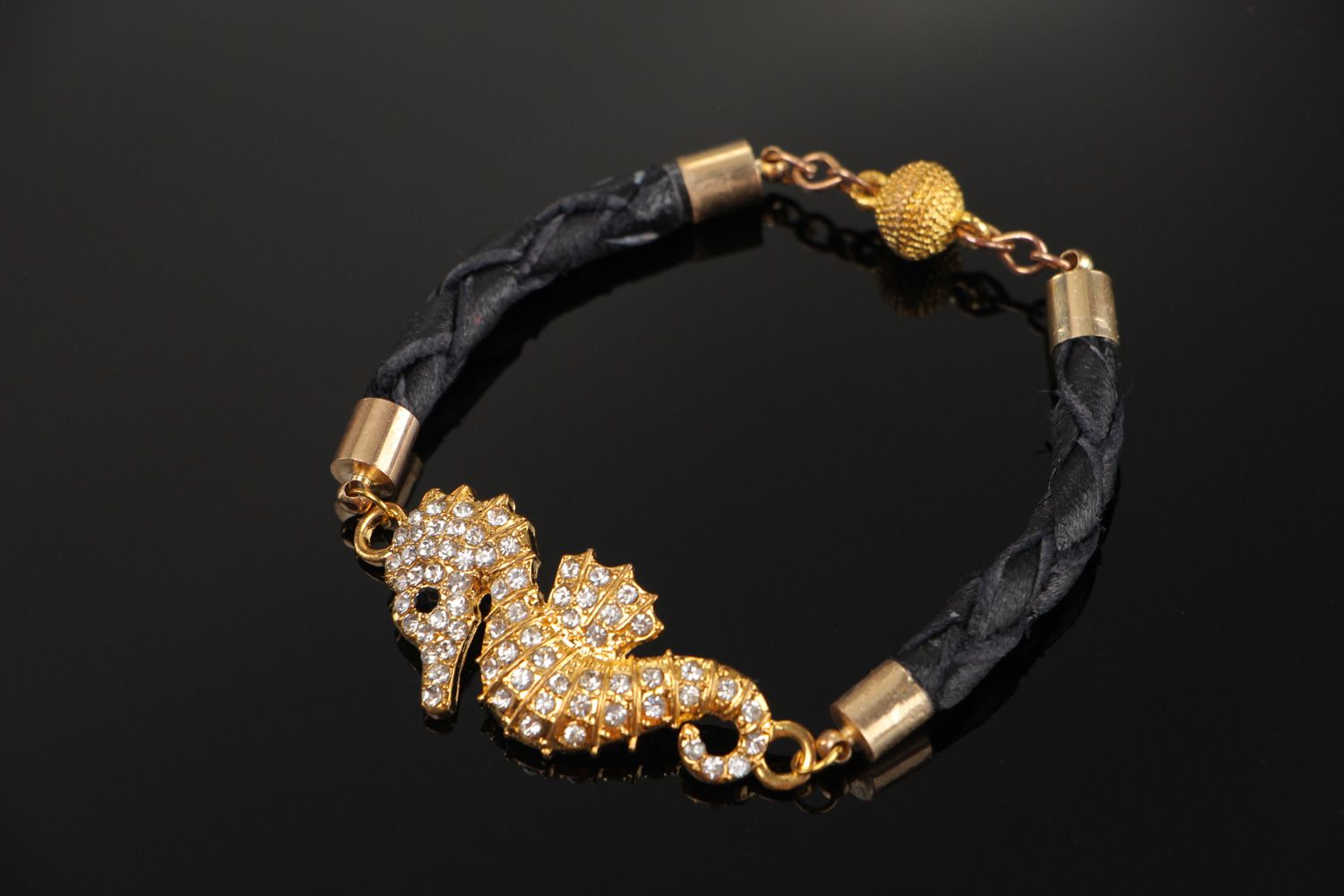 Bracelet en cuir naturel fait main noir pendentif en métal et strass Hippocampe photo 1