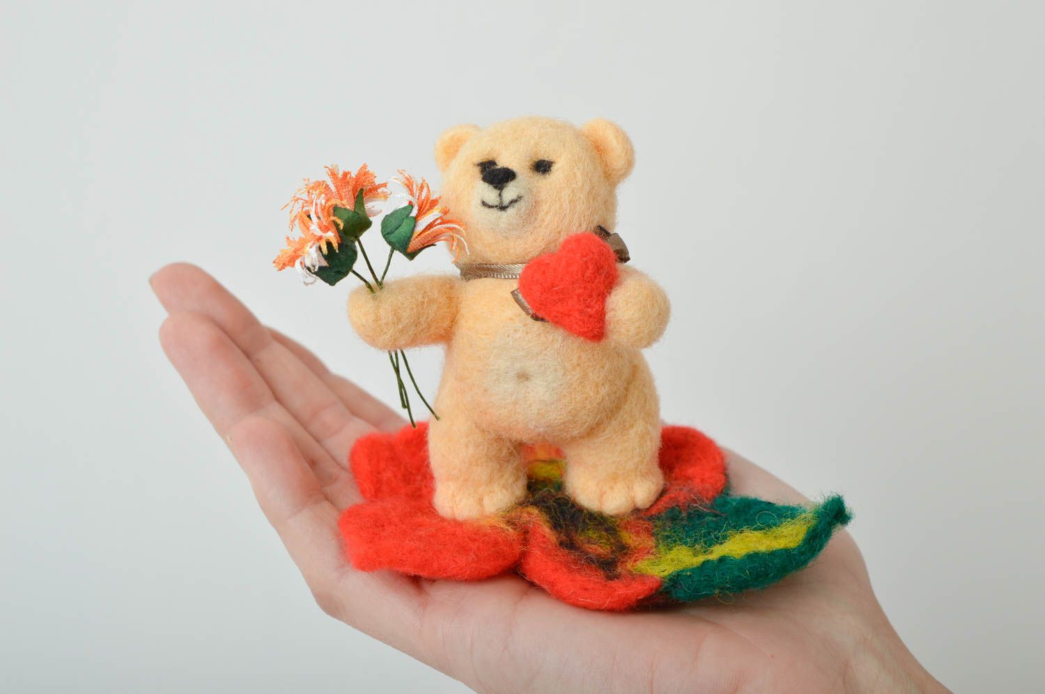 Handmade Filz Tier Bär Spielzeug Deko Figur aus Wolle gefilzt Geschenk Idee  foto 5
