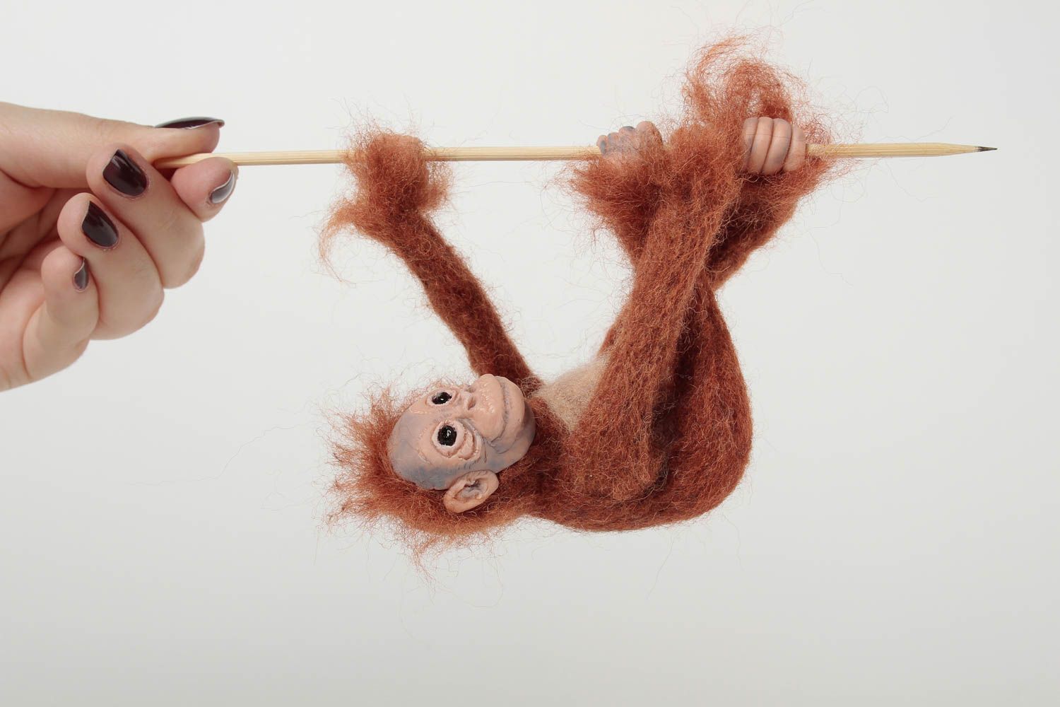 Peluche singe marron faite main Jouet en laine feutrée original Déco maison photo 4