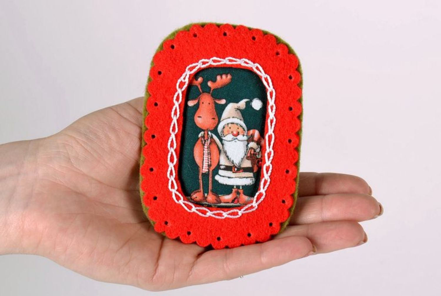 Handgemachter Kühlschrankmagnet aus Filz Weihnachtsmann mit Hirsch foto 5