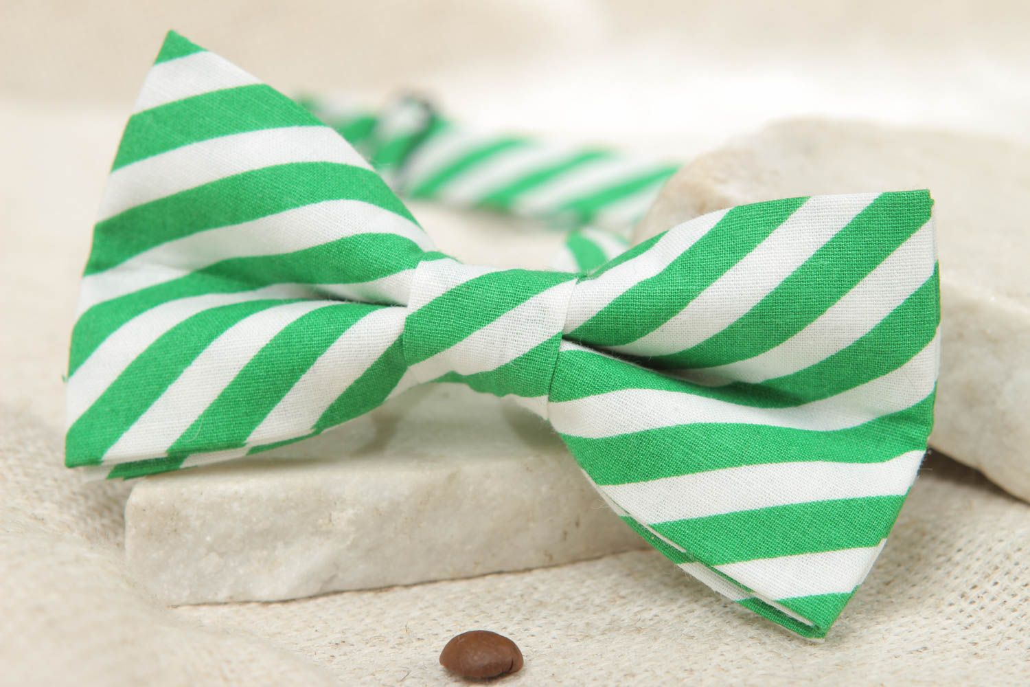 Полосатый галстук-бабочка из ткани фото 5