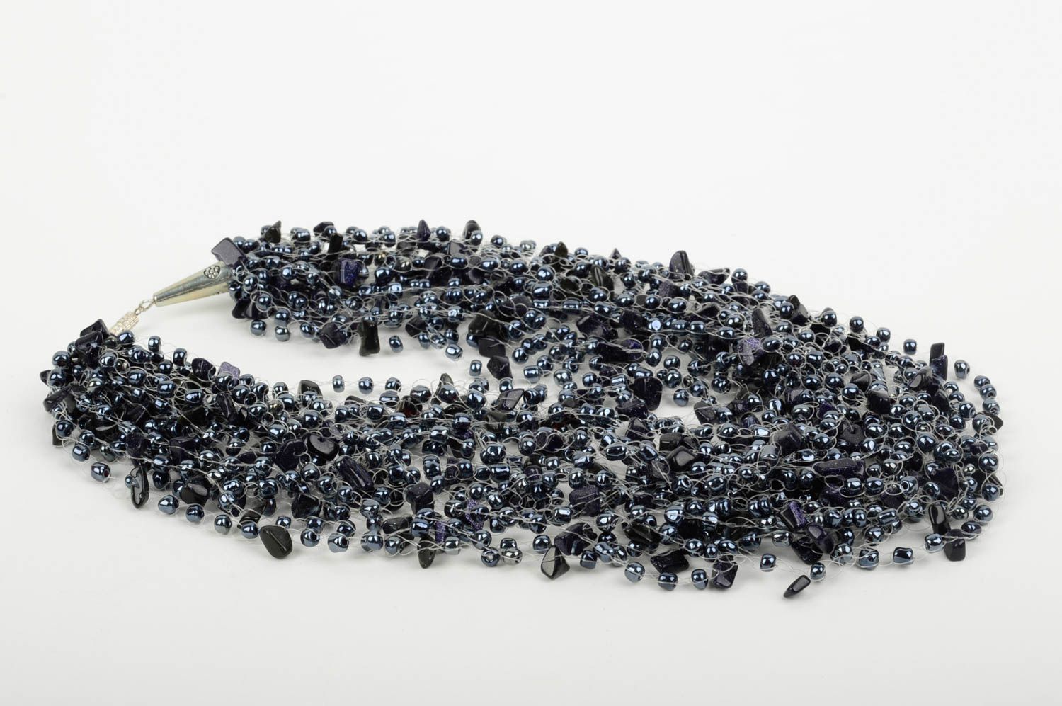 Collier perles rocaille Bijou fait main Accessoire femme volumineux noir design photo 2