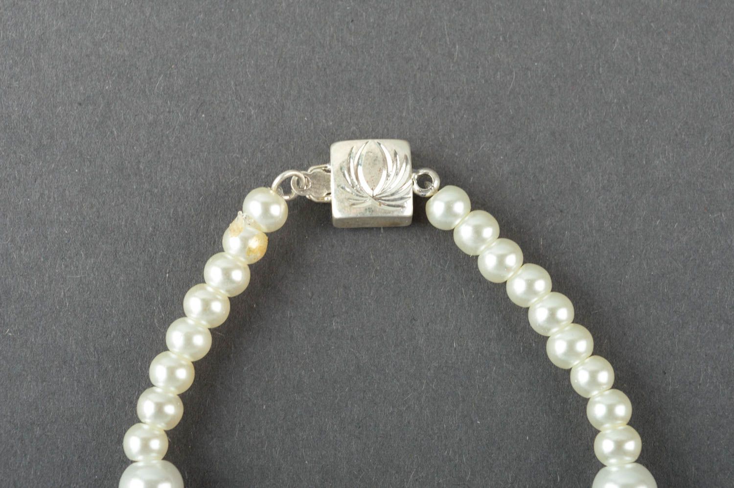 Bracelet noir et blanc en perles d'imitation et cristaux accessoire fait main photo 5