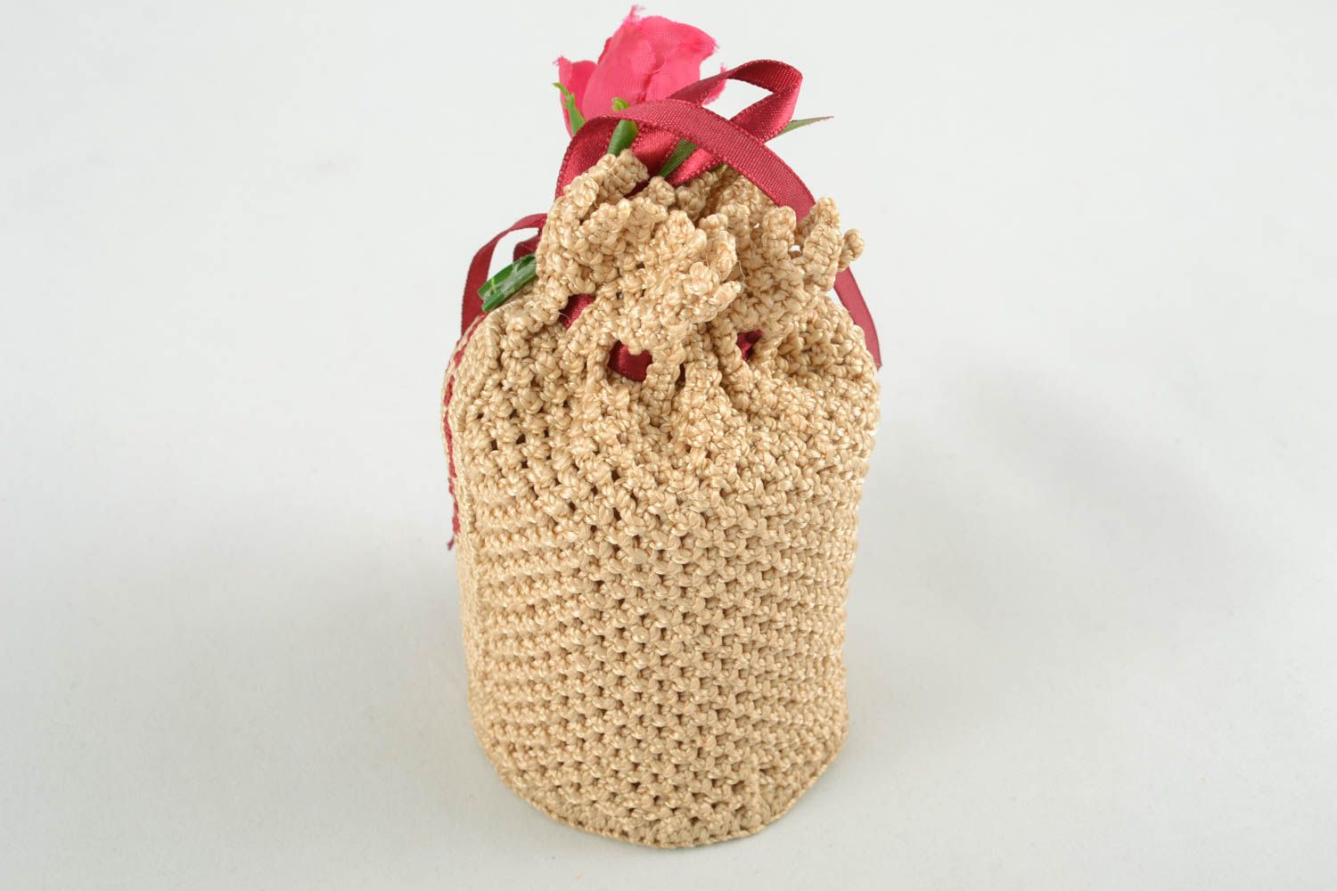 Gift sack with artificial flowers photo 2