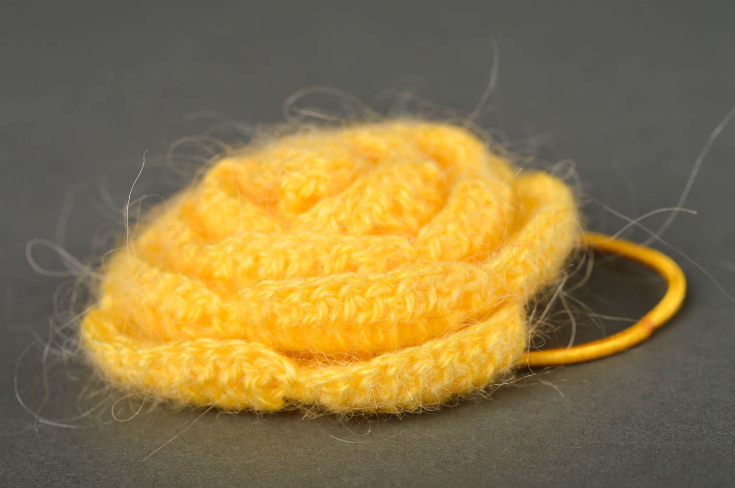 Élastique cheveux fait main Accessoire cheveux Fleur jaune crochet Cadeau fille photo 4